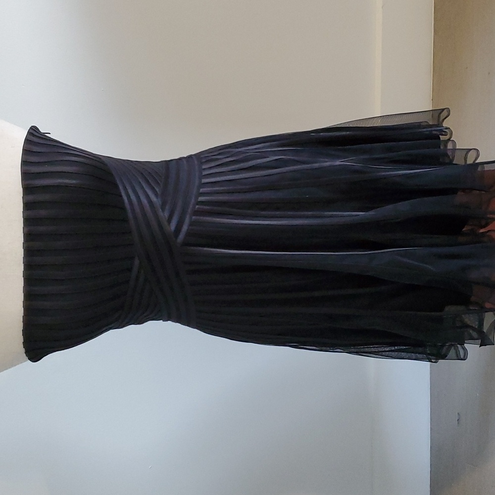White House Black Market strapless dress  black with Satin stripes size 00